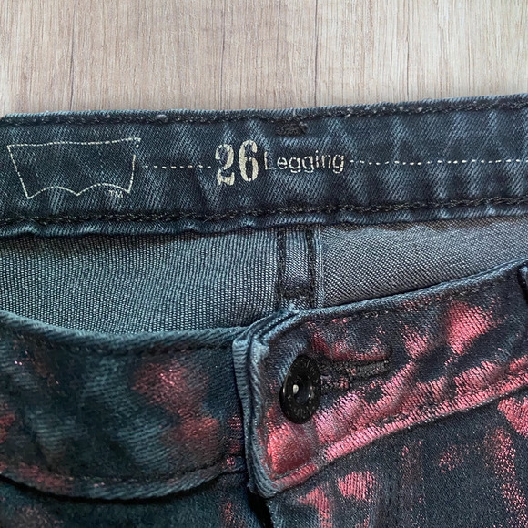 RARE Levi's Red Metallic Coated Skinny Legging Jeans - Picture 7 of 8